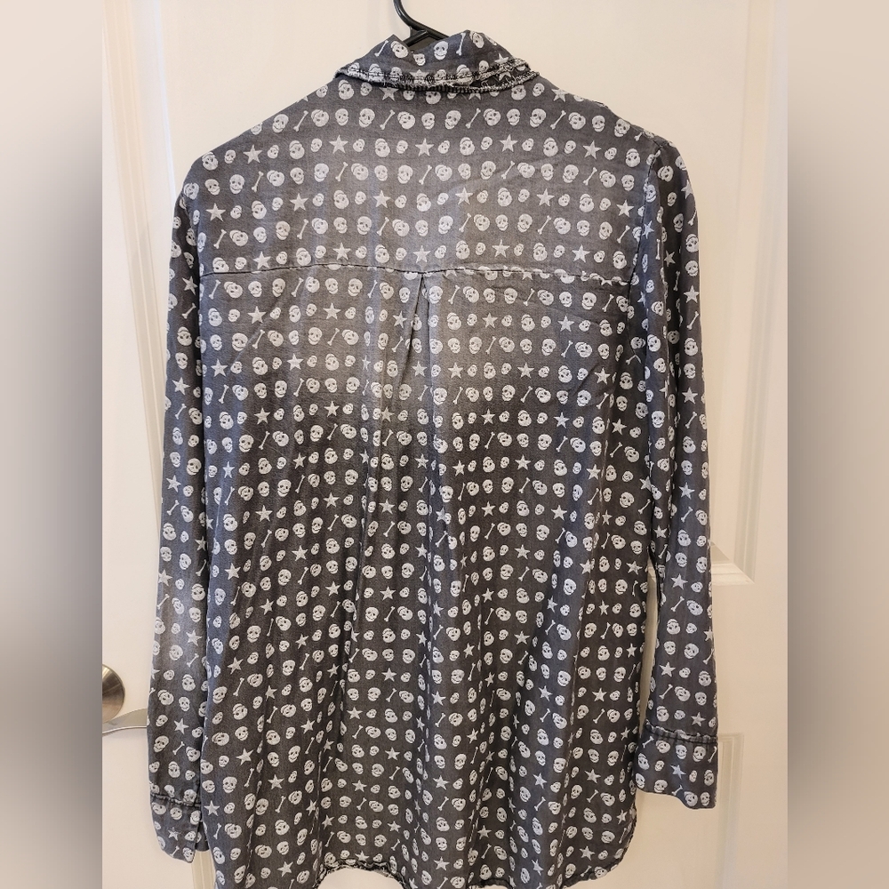 AMO  Denim Grey Button Up - M - Picture 4 of 7